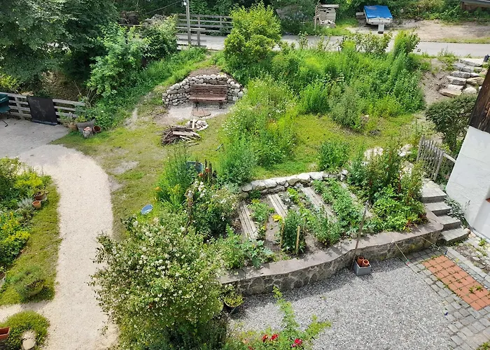 Im Naturgarten タイゼンドルフ